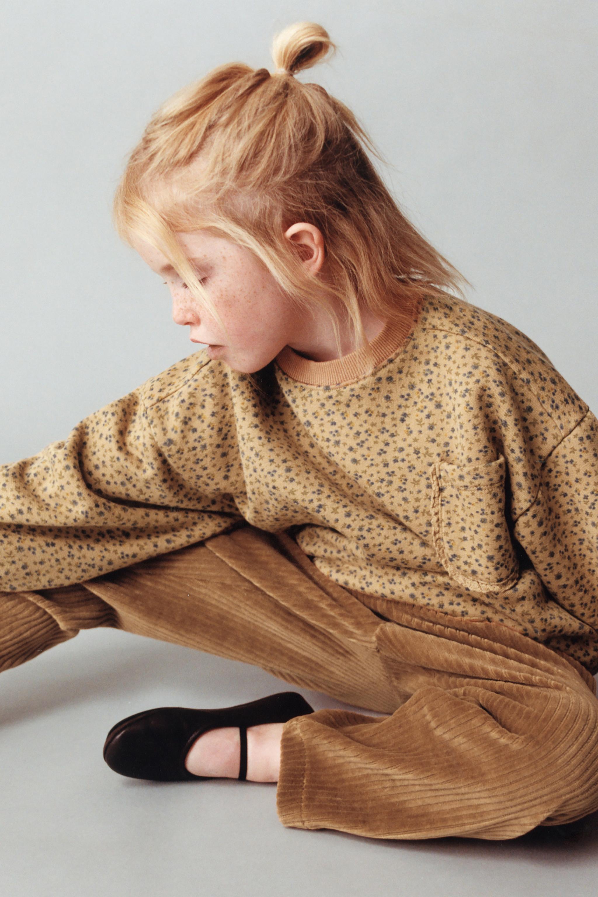 SWEAT À FLEURS POCHE AVEC DENTELLE